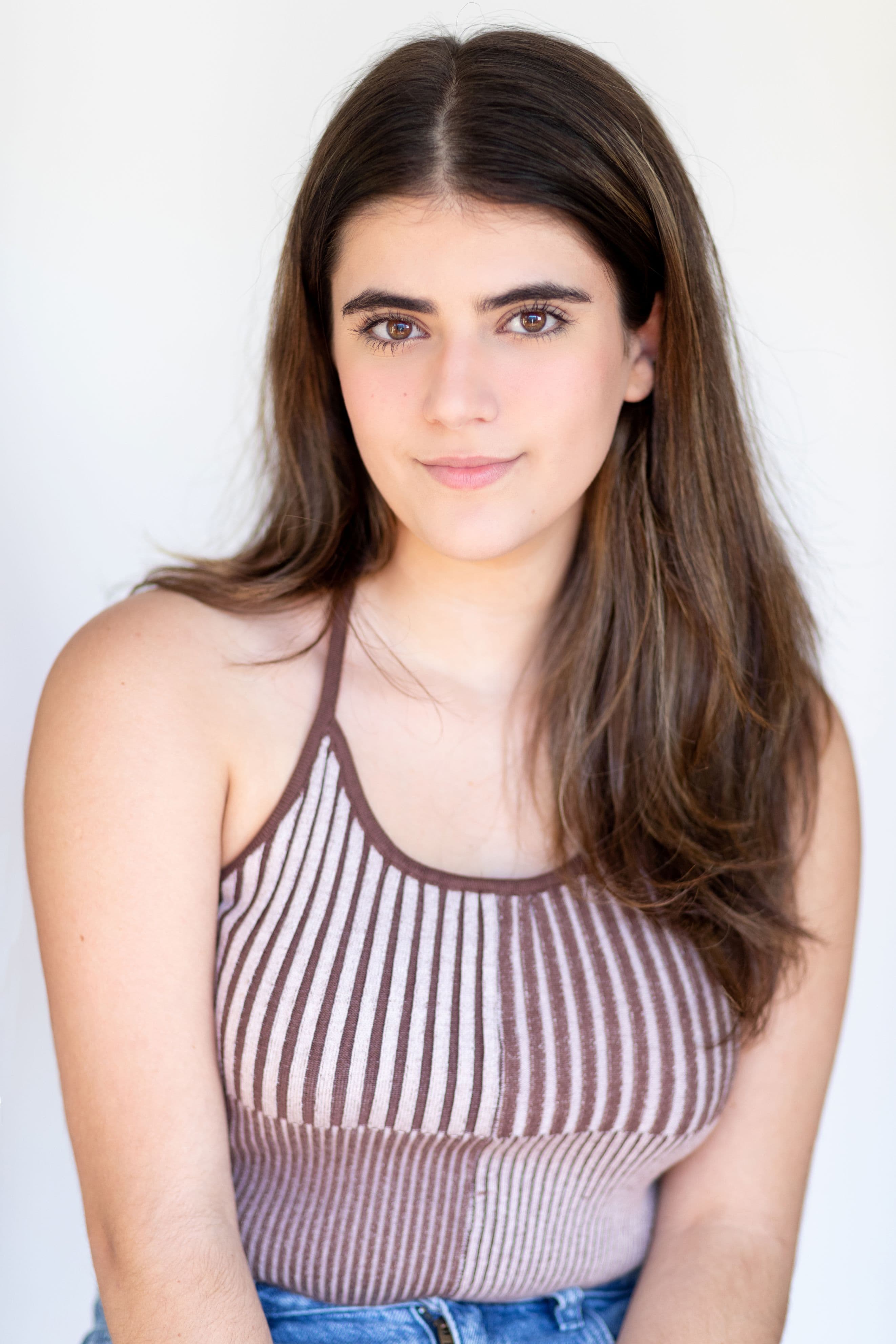 Bilingual female actress for film, theater, and commercial casting — trained in comedy and drama
